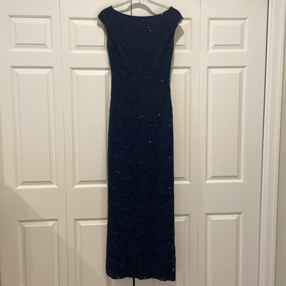 LAUREN - RALPH LAUREN EVENING.  Navy lace and sequin long gown - Picture 5 of 8